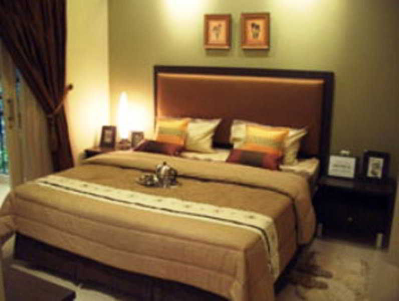 Trio Bandung Hotel Exterior photo